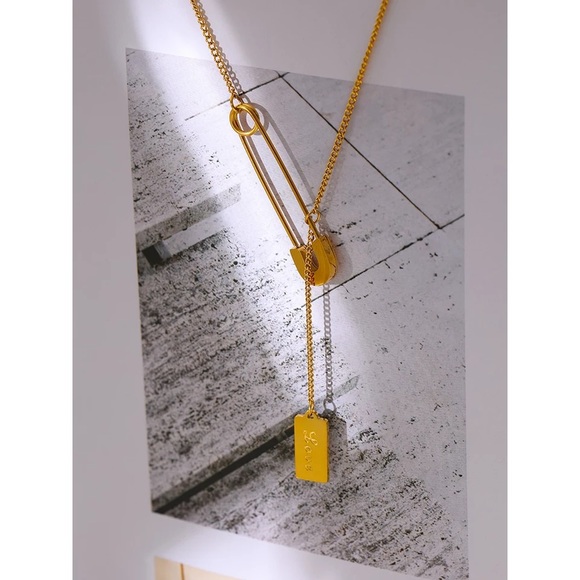 Women Stainless Steel Stylish Long Chain Necklace - Picture 4 of 6